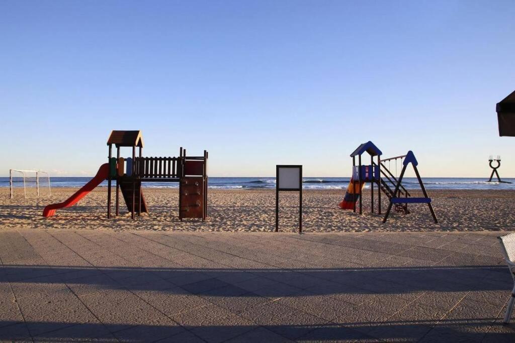 Apartamento Con Encanto De 3 Hab A 2Mn De La Playa Torredembarra Exterior photo
